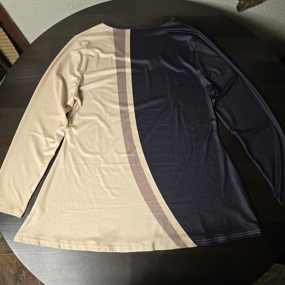 Roses and Hearts outfit, Size XXL, Cream and Black - Picture 3 of 6